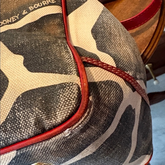 Dooney Bourke giraffe pattern shoulder bag tote red leather trim side tops EUC - Picture 12 of 17